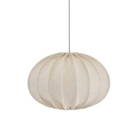 Hilma Ø60 Nature suspension De PR Home - Le plafonnier Hilma donne &agrave; la pi&egrave;ce une impression douce, recouvert d'un beau tissu en lin &agrave; la structure fine.