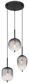 Attila Ø46 Couleur fumée suspension De Globo Lighting - Tillverkad av mattsvart metall och r&ouml;kf&auml;rgat glas som &auml;r mjukt tonade, detta ger lampan ett unikt ljusspel som skapar en behaglig och sofistikerad st&auml;mning i rummet.
