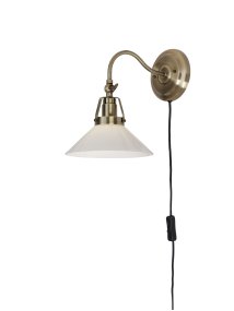 Lampe Style École Ø20 Laiton antique applique murale De Cottex - Le câble noir est équipé d'un interrupteur d'alimentation et d'une prise pour une installation facile.