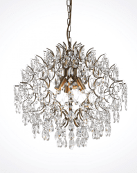 Kate Ø50 Laiton antique cristal De Norrsken Design - Le plafonnier Kate en laiton antique avec cristaux K9 de classe 1 taillés à la main est une véritable icône de style qui ajoutera un sentiment d'exclusivité et d'élégance à votre maison.