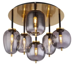 Blacky Ø63 Laiton De Globo Lighting - Lampan &auml;r utrustad med 6st r&ouml;kf&auml;rgade glaskupor i olika former, som h&auml;nger fr&aring;n taket p&aring; mattsvarta st&auml;nger f&auml;sta vid en m&auml;ssingsf&auml;rgad bas.