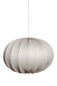 Moon Abat-Jour S/Suspension Ø78 Blanc cassé De Alde & Lind - Moon est un abat-jour moderne de forme classique et contemporaine, en tissu gris, qui crée un look varié, allumé comme éteint.