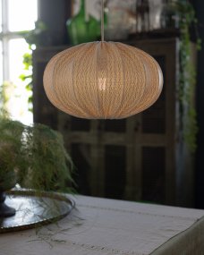 Moon Abat-Jour S/Suspension Ø45 Blanc cassé suspension De Alde & Lind - Moon crée une ambiance chaleureuse et accueillante dans toutes les pièces et s'harmonise avec différents styles de décoration.