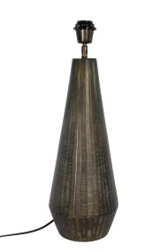 Axel 54cm Noir antique pied de lampe De Alde & Lind - Sa forme conique et élancée lui confère une présence élégante, tandis que le motif en relief décoratif sur le métal crée une texture et une profondeur saisissantes.