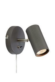 Costilla Gris De Markslöjd - Grâce à son design simple et sa couleur élégante, la lampe s'intègre dans la plupart des styles d'intérieur.