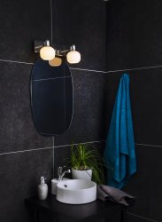 Messina 35cm Chrome lampe de salle de bain De Aneta Lighting - Applique murale Messina en chrome avec 2 abat-jour blanc opale en verre stri&eacute;.
