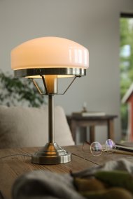 Aurelia 40cm Laiton antique lampe de table De Markslöjd - La lampe est fournie avec un c&acirc;ble transparent de 2 m, un interrupteur et une prise secteur.