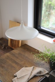 Beam Ø37 Beige De Markslöjd - La luminosit&eacute; se r&egrave;gle facilement entre 100 %, 50 % et 25 % gr&acirc;ce &agrave; un interrupteur mural standard.