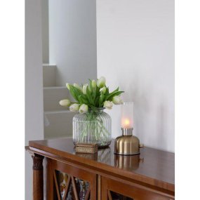 Frida 22cm Laiton portable De PR Home - Elle cr&eacute;e une ambiance chaleureuse et accueillante gr&acirc;ce &agrave; une temp&eacute;rature de couleur d'environ 2&nbsp;400&nbsp;Kelvins et un flux lumineux de 20 &agrave; 40&nbsp;lumens, selon l'intensit&eacute;.