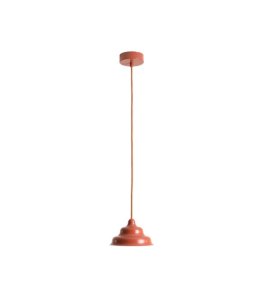Wave Ø17 Orange suspension De Artera - Wave est une suspension moderne au design r&eacute;tro, ce qui en fait une lumi&egrave;re polyvalente qui s'int&egrave;gre dans n'importe quelle maison.