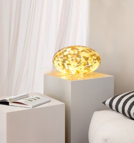 Sten 15cm Marron/Blanc lampe de table De Pixie Design - La lampe en pierre de Pixie Design a un beau design avec une surface marbr&eacute;e en marron et blanc.