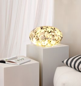 Sten 15cm Noir et blanc lampe de table De Pixie Design - La lampe en pierre de Pixie Design a un beau design avec une surface marbr&eacute;e en noir et blanc.