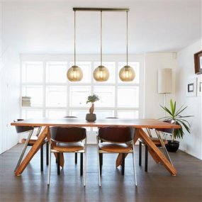 Balls 86cm Ambre suspension De Searchlight - Les abat-jour sphériques en verre confèrent à la lampe une expression unique et apportent chaleur et élégance à tout intérieur.