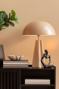 Amplio 55cm Beige De Leitmotiv - Amplio est une lampe de table plus grande et plus imposante, alliant fonctionnalité et style.