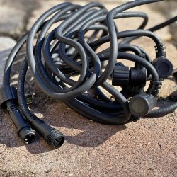 Câble De Répartition 5m Noir De Lightson - Si vous souhaitez construire une terrasse ou une clôture en bois avec plusieurs lumières en rangée, ce type de câble est recommandé.