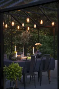 Guirlande lumineuse supplémentaire ambre 10 m Noir De Konstsmide - Facile &agrave; connecter pour des installations d&rsquo;&eacute;clairage plus longues &ndash; continuez &agrave; construire et cr&eacute;ez votre propre oasis de lumi&egrave;re&nbsp;!