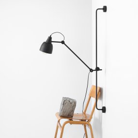 Dron 113cm Noir applique murale De Artera - Grâce à son design simple mais élégant, la lampe s'intègre parfaitement dans une variété de styles d'intérieur tout en offrant un éclairage pratique et efficace pour toutes les occasions.