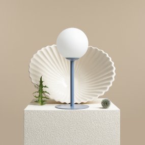 Pinne 35cm Bleu lampe de table De Artera - Une combinaison parfaite de forme et de fonction, le design minimaliste fait de la lampe un bel ajout à tout intérieur.