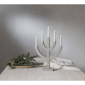 Anno Beige De Star Trading - Le chandelier est &agrave; la fois moderne et traditionnel et s'int&egrave;gre parfaitement dans une fen&ecirc;tre ou sur une table.