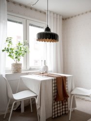 Wells Ø45 Noir suspension De PR Home - C&acirc;ble en plastique noir de 1,6 m de long avec rosace de plafond pour suspension par crochet de la m&ecirc;me couleur que la lampe.