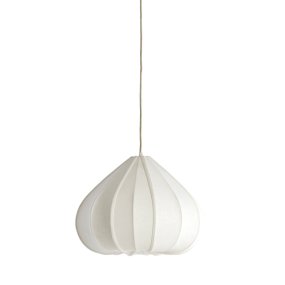 Zubeda Ø50 Blanc crémeux suspension De Light & Living - Zubeda s&eacute;duit par sa forme douce et &eacute;l&eacute;gante et son rev&ecirc;tement en tissu blanc cr&egrave;me qui diffuse une lumi&egrave;re chaude et agr&eacute;able.