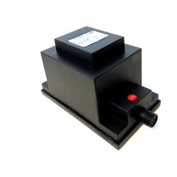 Transformateur 105w Noir De Lightson - Le transformateur est doté d'une prise à connexion rapide de 12 volts à une extrémité et d'un câble de 2 mètres de long avec une fiche à l'autre extrémité que vous branchez sur une prise standard.
