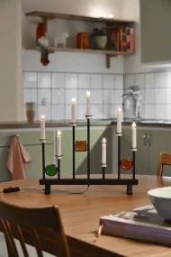 Candelabra 7 Lights Noir De Konstsmide - Offrez &agrave; votre maison une atmosph&egrave;re de No&euml;l unique et &eacute;l&eacute;gante avec ce bougeoir de l&#39;Avent moderne en acier laqu&eacute; noir.