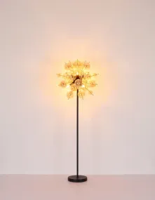 Udo Ambre lampadaire De Globo Lighting - Ge ditt hem en modern och extravagant touch med Udo golvlampa &ndash; en perfekt kombination av design, funktion och atmosf&auml;riskt ljus.