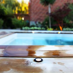 Orion 10 Noir De Lightson - La livraison comprend un transformateur adapt&eacute; au nombre de lampes et un c&acirc;ble de d&eacute;rivation de dix m&egrave;tres chacun.