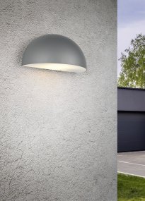 Maas 27cm Anthracite lampe d’extérieur De Trio Lighting - L&#39;&eacute;clairage orient&eacute; vers le bas cr&eacute;e une atmosph&egrave;re chaleureuse et cosy sur la fa&ccedil;ade ou la terrasse.