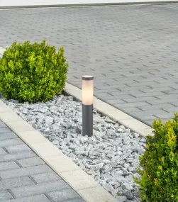 Boston 45cm Anthracite bornes De Globo Lighting - Tillverkad i rostfritt st&aring;l med en opalvit plastsk&auml;rm ger den ett mjukt och behagligt ljus.