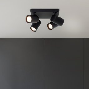 Marty 4 Sable noir spot De Brilliant - La lampe est dotée de douilles GU10 et est livrée avec des sources lumineuses à intensité variable qui émettent une lumière blanche chaude.