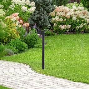 Bari 80cm Noir bornes De Brilliant - Le design moderne en métal noir donne une expression élégante qui met en valeur à la fois le jardin et la terrasse.