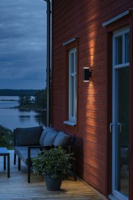 Pollux Noir lampe d’extérieur De Konstsmide - Fabriqu&eacute;e &agrave; partir de mat&eacute;riaux de haute qualit&eacute; pour une durabilit&eacute; &agrave; long terme, cette lampe est &agrave; la fois fonctionnelle et &eacute;l&eacute;gante&nbsp;: un excellent choix pour am&eacute;liorer votre espace ext&eacute;rieur&nbsp;!