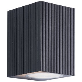 Jelani Noir lampe d’extérieur De Brilliant - Jelani est un élégant luminaire de façade alliant design moderne et éclairage fonctionnel.