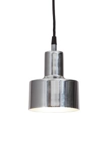 Solo Ø13 Chrome lampe de fenêtre De PR Home - Solo est une &eacute;l&eacute;gante applique murale en m&eacute;tal au design minimaliste.