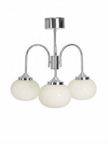Elsy Ø52 Chrome plafonnier De PR Home - Il est dot&eacute; de trois bras orient&eacute;s vers le bas, surmont&eacute;s d'abat-jour en verre blanc qui diffusent une lumi&egrave;re douce et agr&eacute;able, cr&eacute;ant une ambiance cosy dans les salons, salles &agrave; manger ou couloirs.