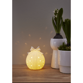 Rozy 11cm Blanc De Star Trading - Magnifique d&eacute;coration de table en porcelaine blanche diffusant une douce lumi&egrave;re blanche.
