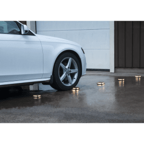 Driveway Noir lampe solaire De Star Trading - Lampe fonctionnelle pour garage ou all&eacute;e, aliment&eacute;e par des cellules solaires.