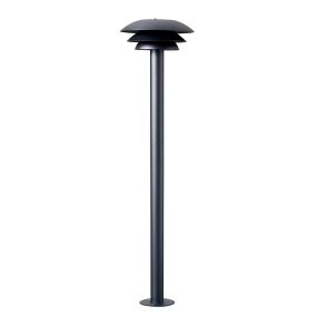DL20 Noir bornes De Dyberg Larsen - La lampe est en acier inoxydable noir et mesure 80 cm de haut, l'abat-jour a un diamètre de 20 cm.