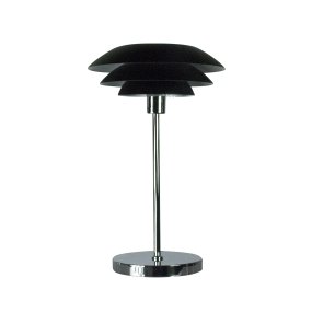 DL31 50cm Noir lampe de table De Dyberg Larsen - La lampe de table est classique et dramatique en noir combin&eacute; avec du m&eacute;tal chrom&eacute;, parfaite pour un coin sombre de la maison, dans la fen&ecirc;tre ou comme d&eacute;tail d&#39;ameublement &eacute;l&eacute;gant en soi.