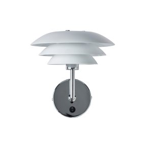 DL20 Blanc applique murale De Dyberg Larsen - L'applique murale DL20 a un design intemporel et simple, se compose de trois abat-jour, cette lumi&egrave;re est facile &agrave; installer et fournit une belle lumi&egrave;re.