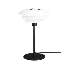 DL20 30cm Noir lampe de table De Dyberg Larsen - La lampe de table DL20 en verre opale et noir pr&eacute;sente un design exclusif et luxueux qui est non seulement beau mais fournit &eacute;galement un &eacute;clairage agr&eacute;able &agrave; la pi&egrave;ce, cr&eacute;ant l'atmosph&egrave;re parfaite pour toutes les occasions.