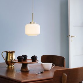 Arp Ø15 Laiton suspension De Dyberg Larsen - Parfait pour accrocher au-dessus de la table &agrave; manger, dans le salon ou la chambre pour cr&eacute;er la bonne ambiance.