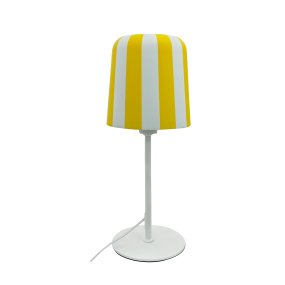 Gry 50cm Jaune lampe de table De Dyberg Larsen - Genom att ta igenk&auml;nnbara m&ouml;nster och s&auml;tta dem i en ny kontext ville hon skapa en lampa som f&aring;r m&auml;nniskor att le och ger en unik visuell upplevelse.