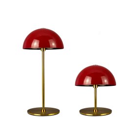 Along Ensemble 20cm ROUGE portable De Dyberg Larsen - Les lampes sont &eacute;quip&eacute;es de LED int&eacute;gr&eacute;es et offrent trois niveaux de luminosit&eacute; r&eacute;glables gr&acirc;ce &agrave; un variateur tactile situ&eacute; sur le dessus.