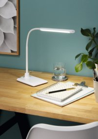 Laroa 48cm Blanc lampe de bureau De Eglo - Laroa est une lampe de bureau élégante et fonctionnelle au design raffiné.