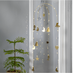 Dream Laiton De Star Trading - De jolis motifs hivernaux en finition laiton cr&eacute;ent une ambiance de No&euml;l.