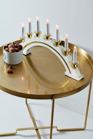 Celine Blanc De Markslöjd - Le bougeoir de l'Avent C&eacute;line blanc est un bougeoir intemporel et &eacute;l&eacute;gant pour la p&eacute;riode de l'Avent.