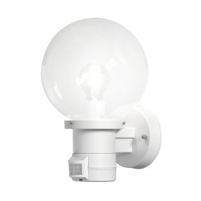 Nemi Blanc lampe d’extérieur De Konstsmide - La conception élégante avec un grand dôme en verre fournit une lumière vive et claire qui s'allume automatiquement lorsqu'un mouvement est détecté - parfait pour les entrées et les allées.